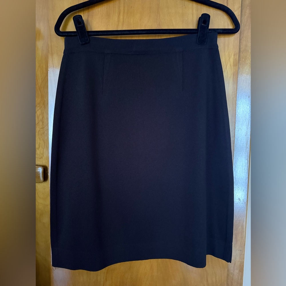 Misook Black Skirt. Medium Petite